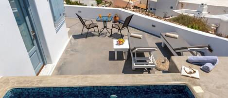 Romantic Suite, Sea View | Private spa tub