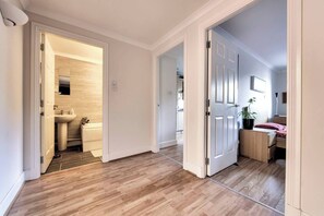 2 makuuhuonetta, vuodevaatteet