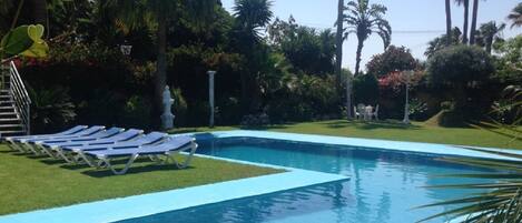 Piscine extérieure, piscine chauffée