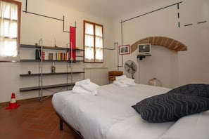 Apartamento urbano, 1 quarto, terraço, vista para a cidade | Ferros/tábuas de passar roupa, berços (sobretaxa)