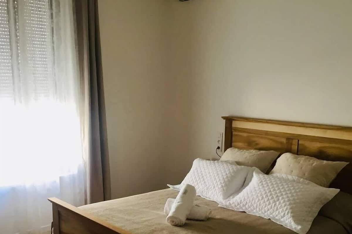 Double Room | Blackout curtains, free cots/infant beds, free WiFi, bed sheets