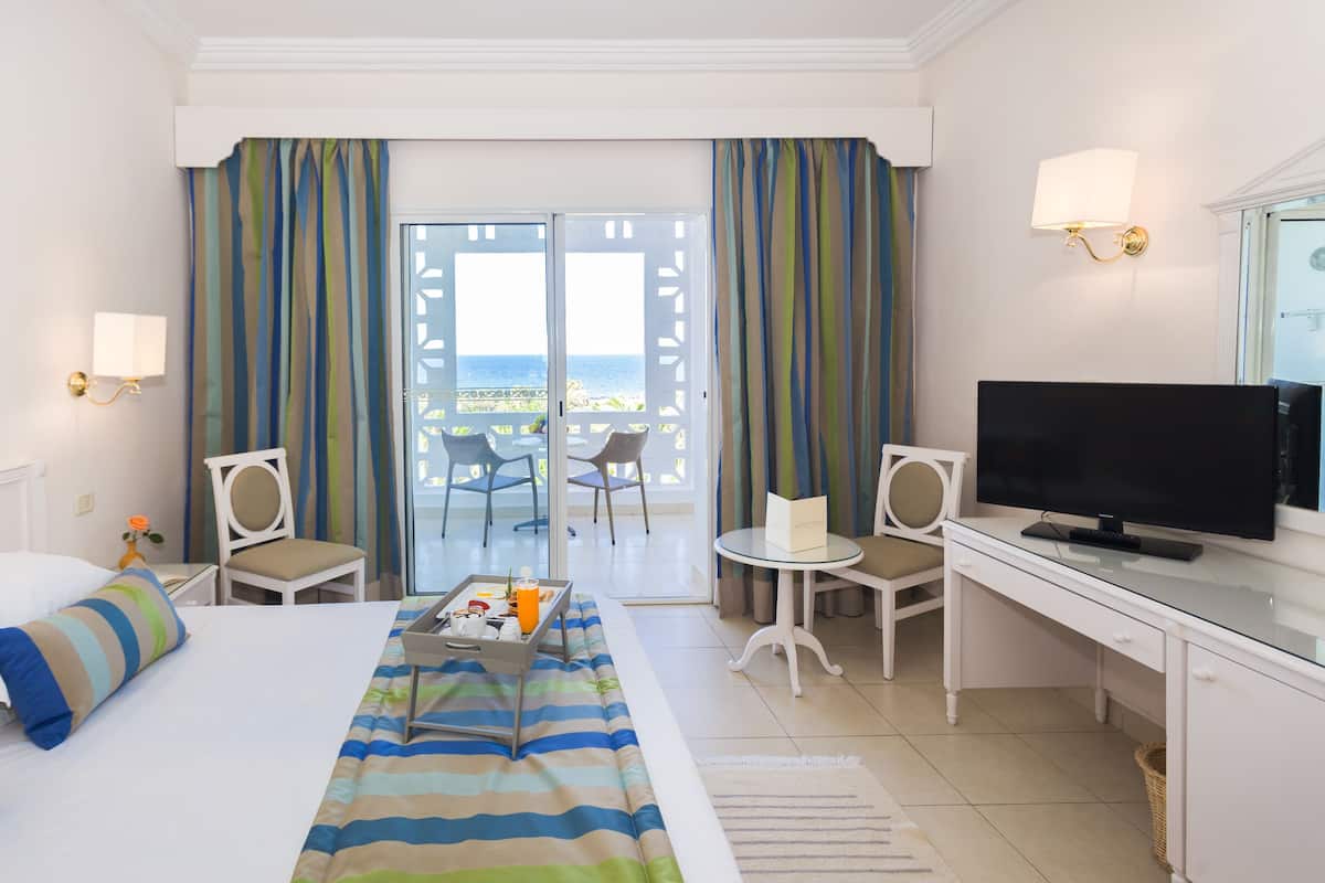 Quarto casal, 1 cama de casal, vista para o jardim | Cortinas blackout, Wi-Fi de cortesia