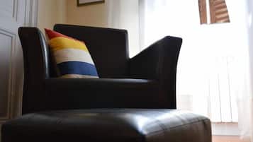 Junior Suite | Living area | Flat-screen TV