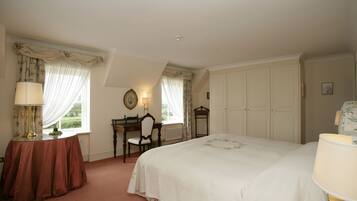 Habitación, varias camas | Wifi gratis, ropa de cama y acceso para silla de ruedas