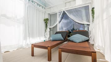 Decoraciรณn personalizada, muebles diferentes y wifi gratis