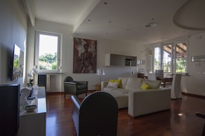 Apartment | Wohnbereich | Smart-TV