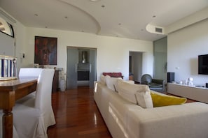 Apartment | Living area
