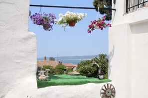 Terrace/patio - Kastoria Butik Pansiyon (Ayvalik)