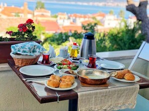 Terrace/patio - Kastoria Butik Pansiyon (Ayvalik)