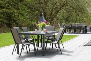 Villa (Thormarcon) | Terrace/patio