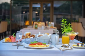 Breakfast meal