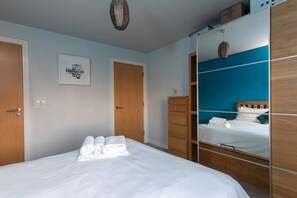 2 bedrooms, iron/ironing board, bed sheets - Homely 2BR Flat in Northern Quarter (Manchester)