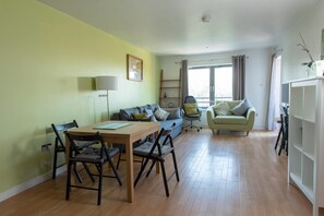 TV - Homely 2BR Flat in Northern Quarter (Manchester)