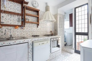 Forno, piano cottura, lavastoviglie