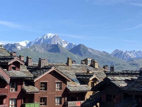 Ski-in /Ski-out property Arc 1950.