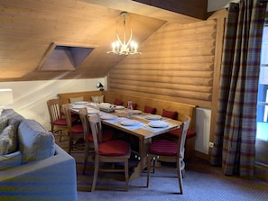 Dining - Ski-in /Ski-out property Arc 1950. (Bourg Saint Maurice)