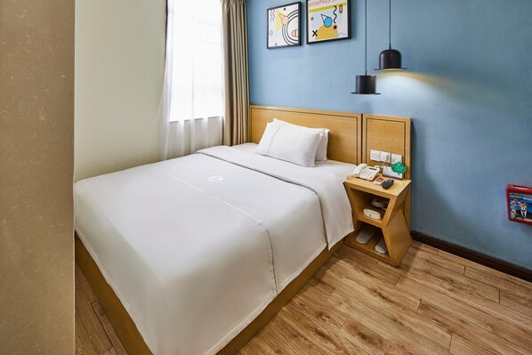 Desk, blackout curtains, soundproofing, free WiFi - Jiangxia Business Hotel (Guangzhou)