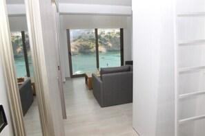 Appartamento, 1 camera da letto, vista mare | Con stile personalizzato, postazione laptop, ferro/asse da stiro