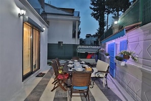 Outdoor dining - Villa Valente by Villamnet (Mugla)