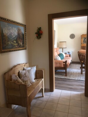 Comfort Condo (Der Klassiker - Zimmer FEWO) | Down comforters, in-room safe, individually furnished, desk