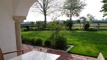 Down duvets, in-room safe, individually furnished, desk