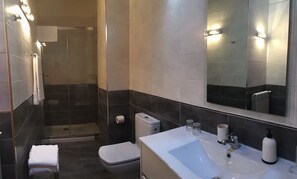 Duplex, Ensuite | Bathroom