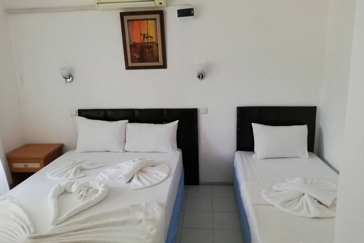 Premium bedding, rollaway beds (free), WiFi (free), bed sheets