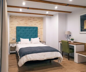 2 Schlafzimmer, Zimmersafe, Schreibtisch, schallisolierte Zimmer