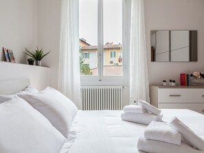 Apartment, 1 Bedroom | 1 bedroom, desk, iron/ironing board, cribs/infant beds