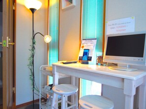 Western Style Room (a double bed) D | Individually decorated, individually furnished, laptop workspace - Hotel Tenjin (Kyoto)
