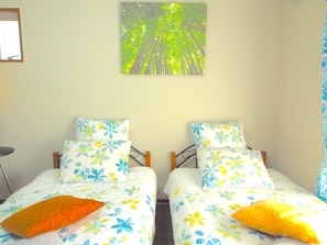 Western Style Room (2 single beds and a sofa bed) B
