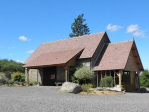Exterior - Ferme Cidricole Hugues Desfrièches (Sainte-Marguerite-de-Carrouges)