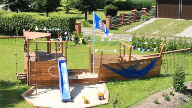 Children's play area - outdoor