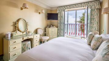 Egyptian cotton sheets, premium bedding, in-room safe