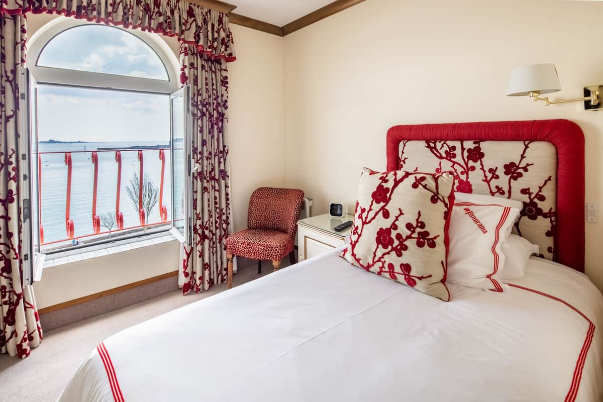 Quarto solteiro superior, suíte, vista para o mar | 1 quarto, roupas de cama de algodão egípcio, roupas de cama premium
