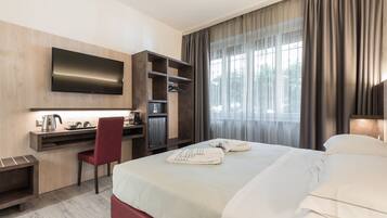 1 Schlafzimmer, Minibar, Zimmersafe, Schreibtisch