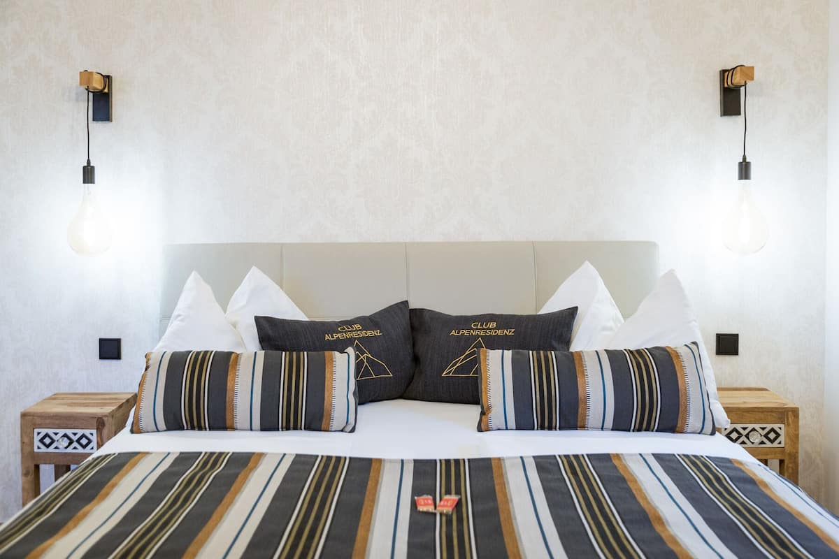 2 slaapkamers, een kluis op de kamer, gratis wifi, beddengoed