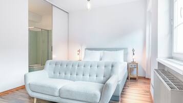 Deluxe Studio, Balcony, Mountain View | In-room safe, free WiFi, bed sheets