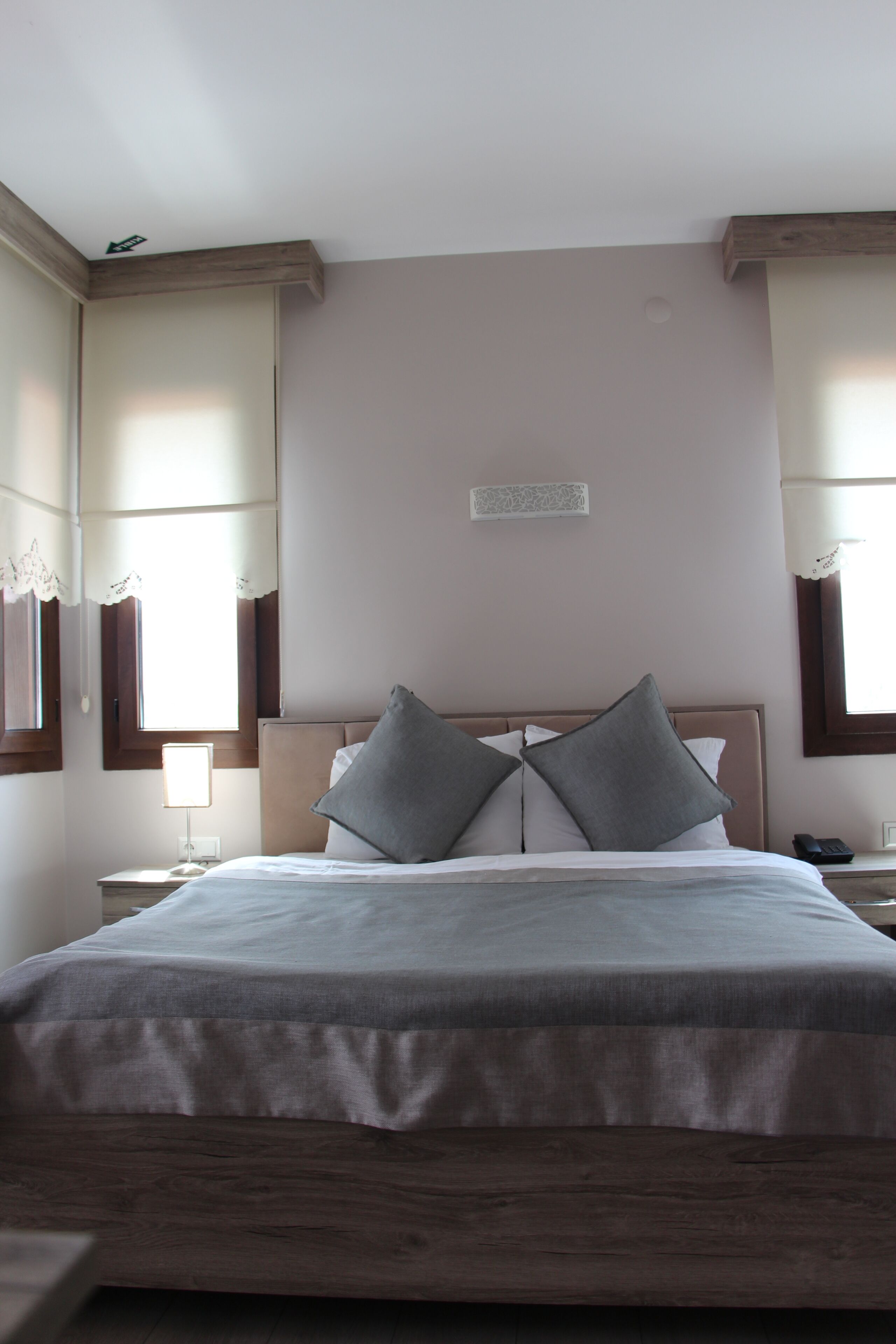 Standaard tweepersoonskamer, 1 queensize bed | Luxe beddengoed, een kluis op de kamer, individueel gedecoreerd