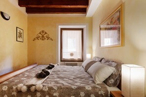 1 quarto, ferros/tábuas de passar roupa, Wi-Fi, roupa de cama