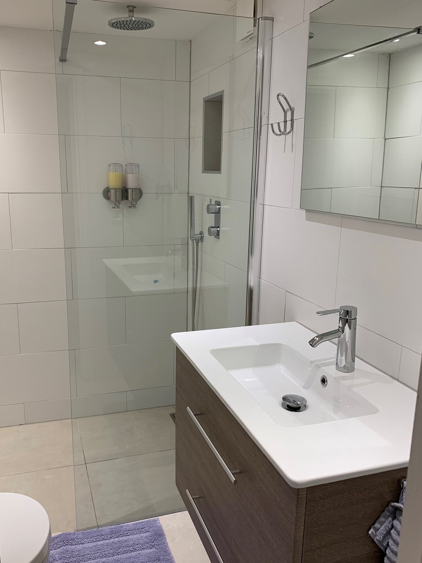 Studio | Bathroom shower