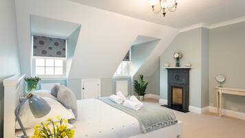 9 bedrooms, iron/ironing board, WiFi, bed sheets