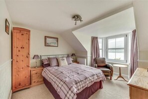 Blackout curtains, free WiFi, bed sheets