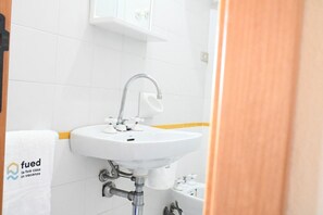 Doccia, bidet, asciugamani