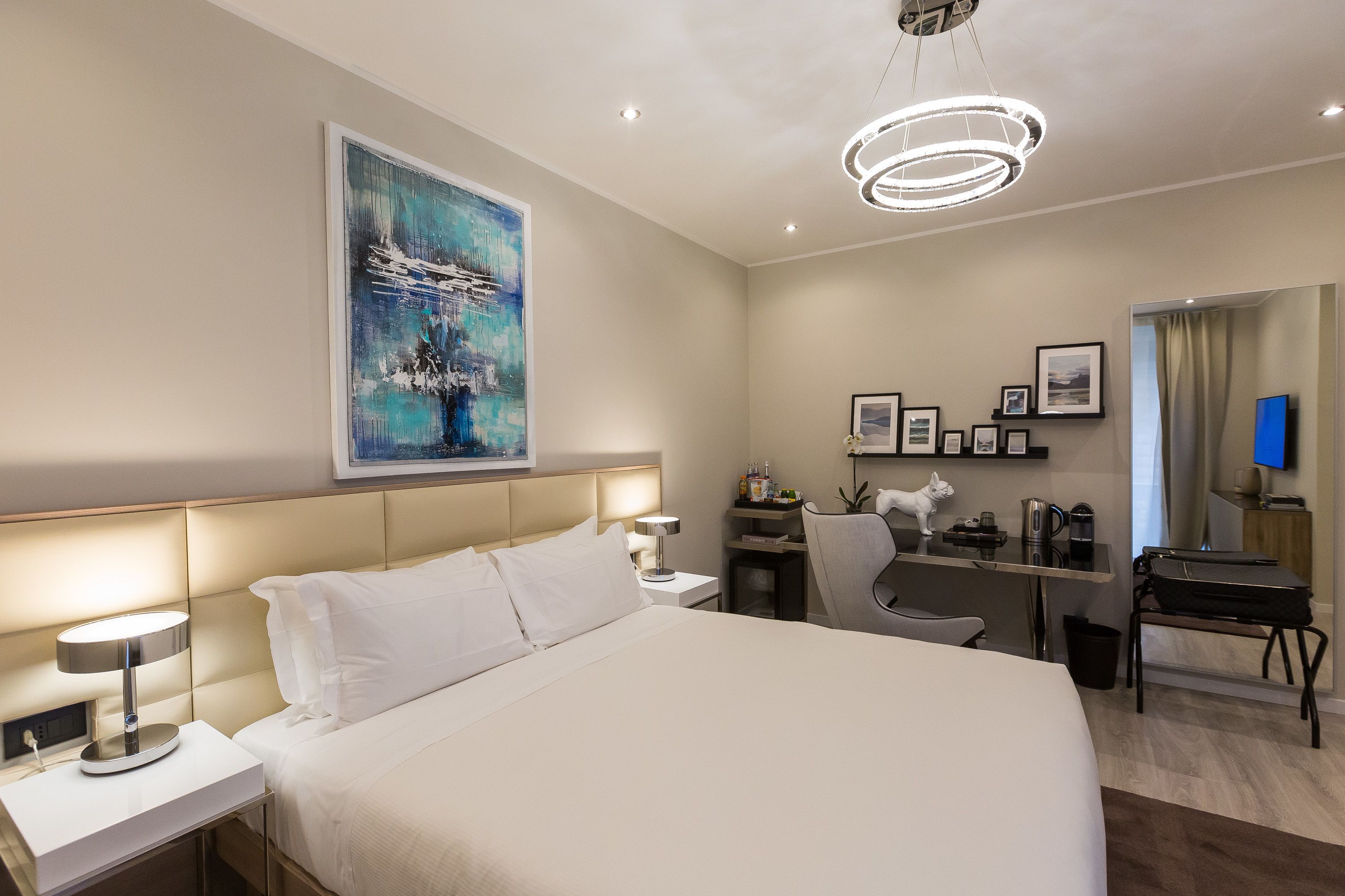 Junior Suite, 1 Queen Bed, City View | In-room safe, individually decorated, individually furnished, desk
