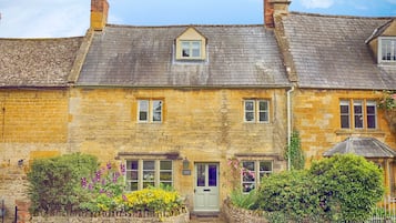 Luxury Cottage, Private Bathroom | Exterior