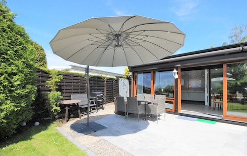 Lübecker Bucht,Scharbeutz,Ferienhaus 50 m zum Strand, WLAN,freihstehend ebenerdi