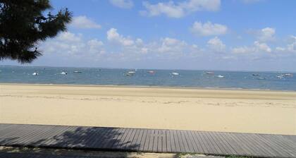 T2 rénové 4 pers. en 1ère ligne, accès direct plage