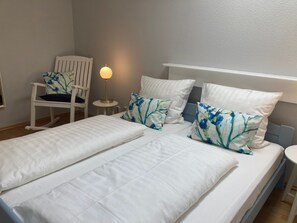 2 Schlafzimmer, Reisekinderbett, WLAN, Bettwäsche