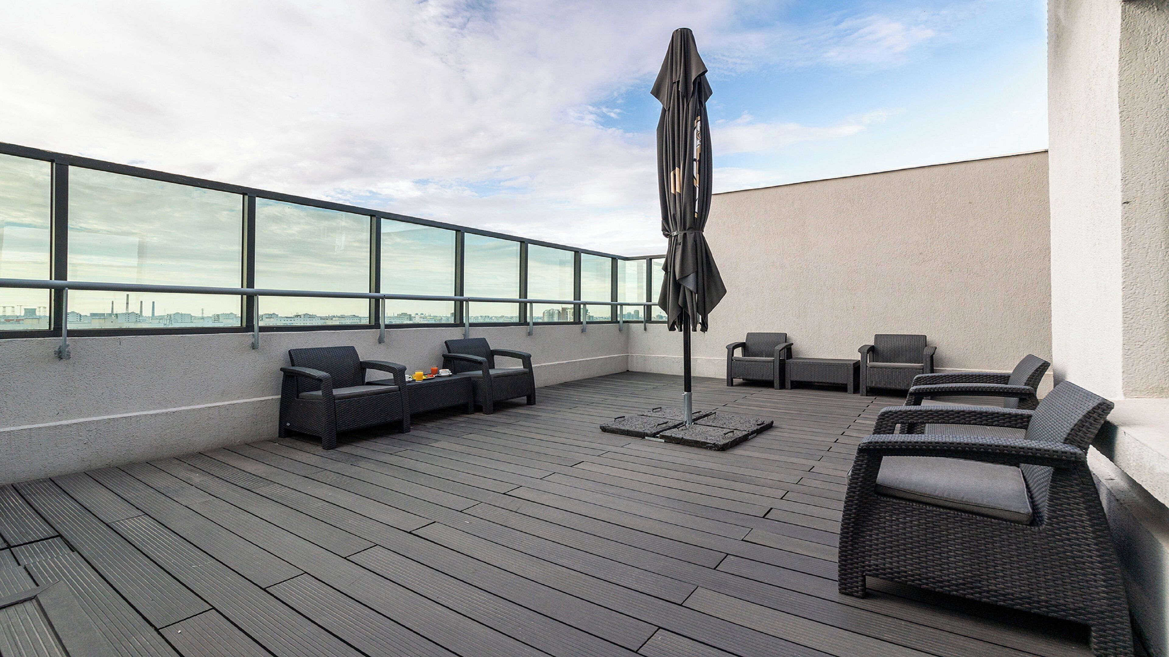 in-room safe, desk, laptop workspace, blackout curtains